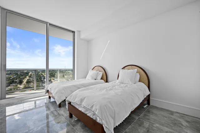 $3,095,000 | 220 Lake Shore Drive, Unit 2106, Lake Park, FL 33403