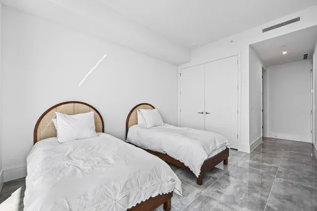 $3,095,000 | 220 Lake Shore Drive, Unit 2106, Lake Park, FL 33403