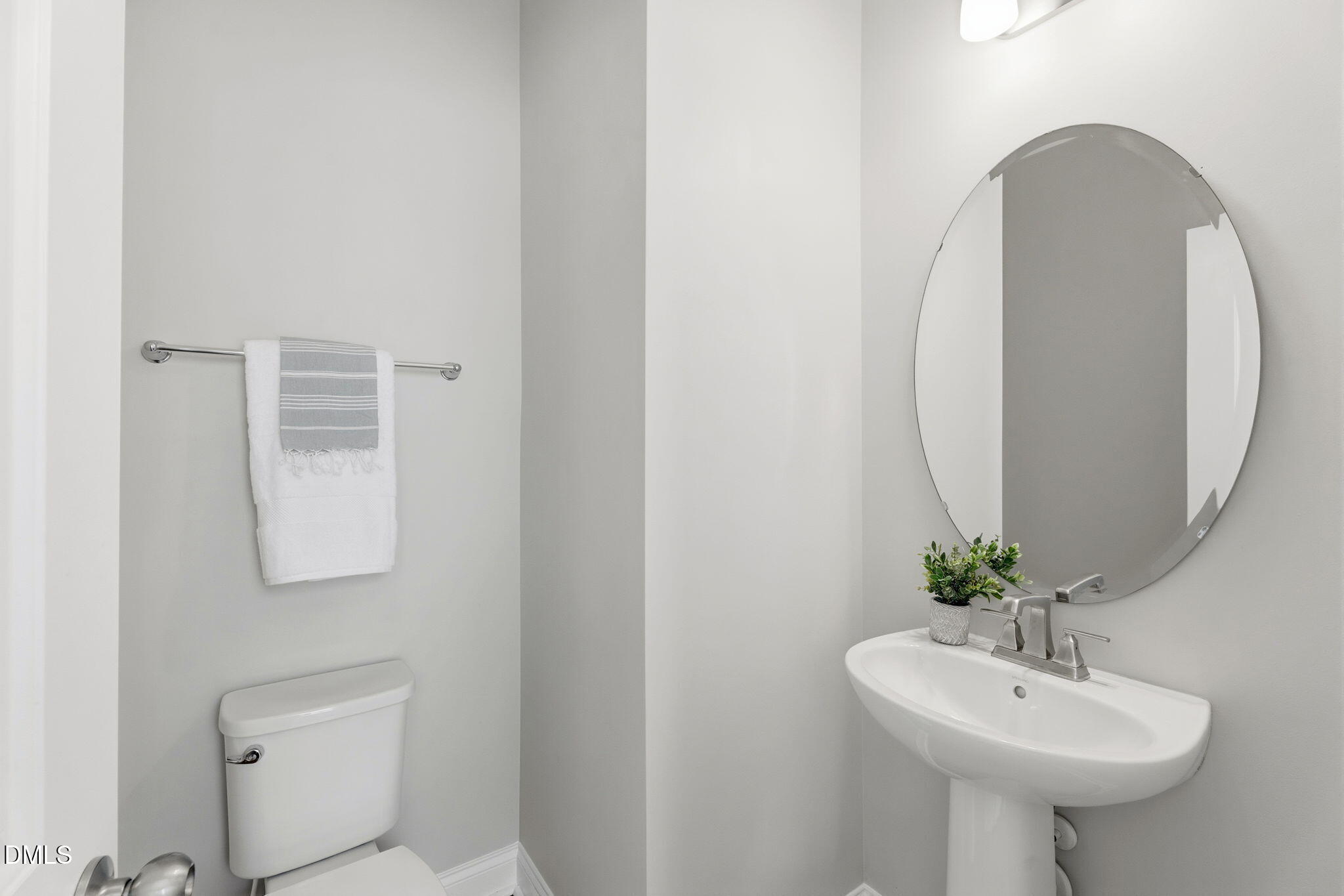 624 Newlyn Drive Raleigh, NC 27606 - Photo 21 of 23 Powder Room