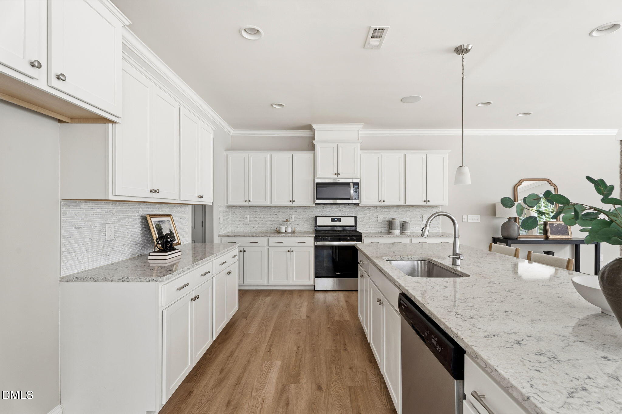 624 Newlyn Drive Raleigh, NC 27606 - Photo 8 of 23 Kitchen
