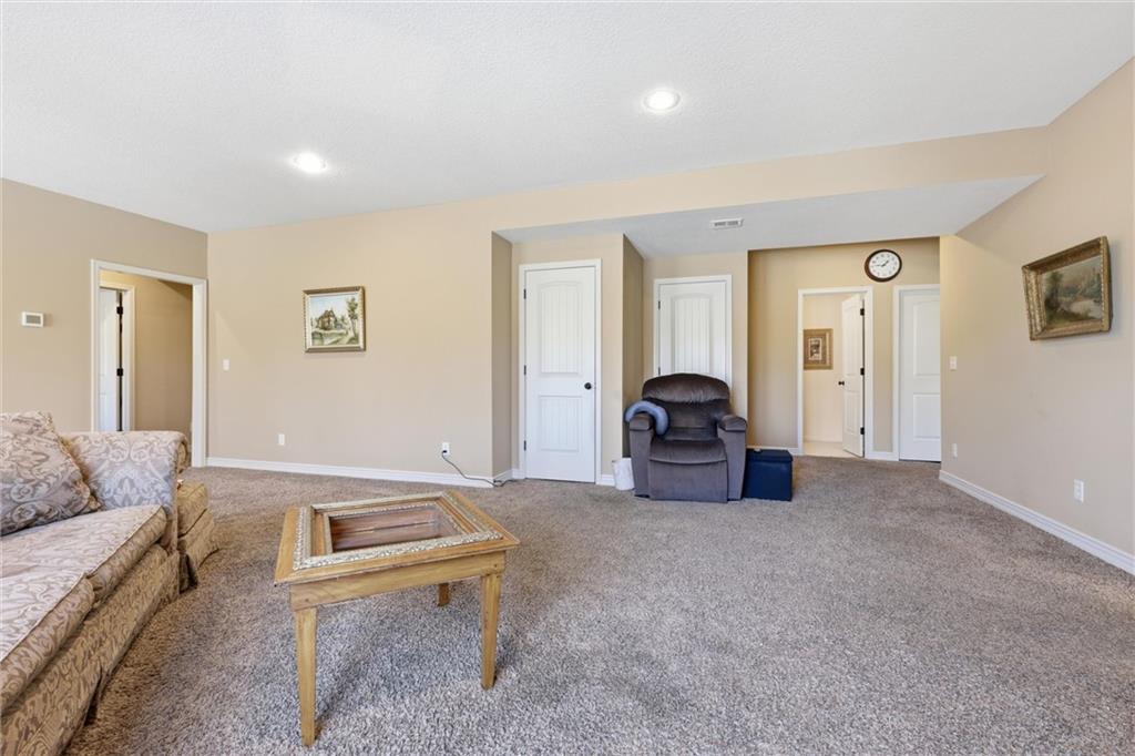 2400 Southwest River Spring Road Lee's Summit, MO 64082 - Photo 19 of 37