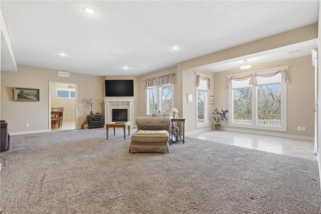 2400 Southwest River Spring Road Lee's Summit, MO 64082 - Photo 20 of 37