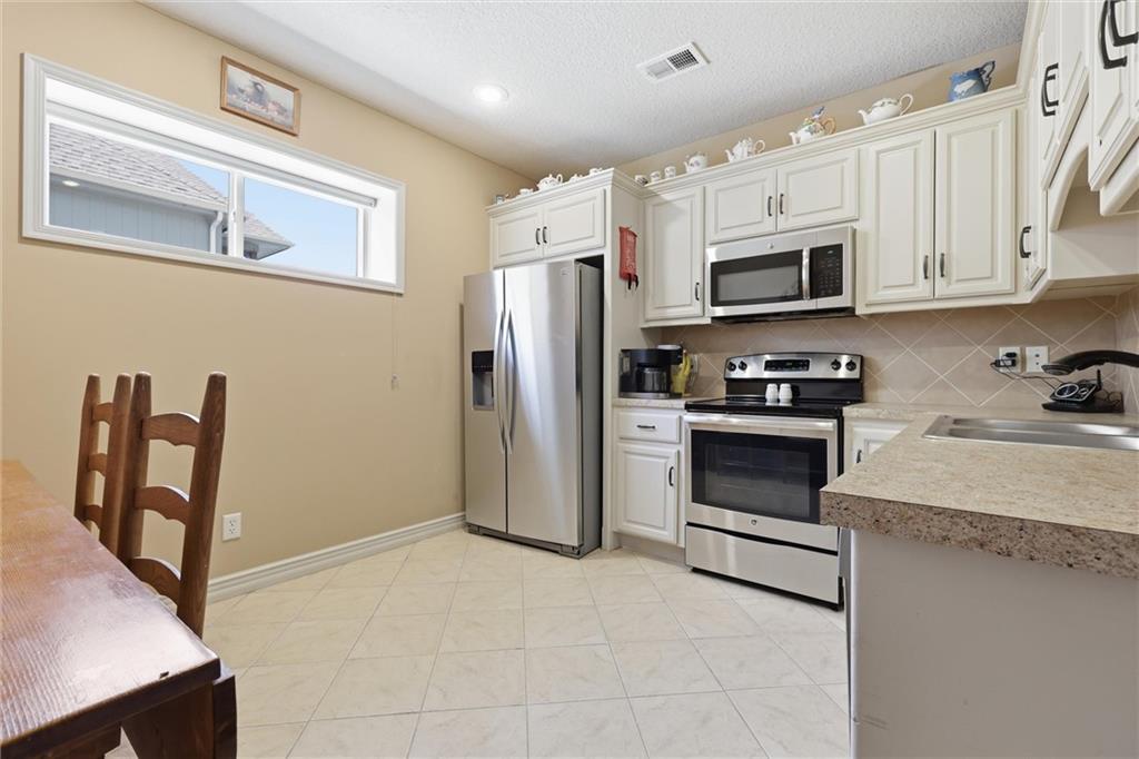 2400 Southwest River Spring Road Lee's Summit, MO 64082 - Photo 21 of 37