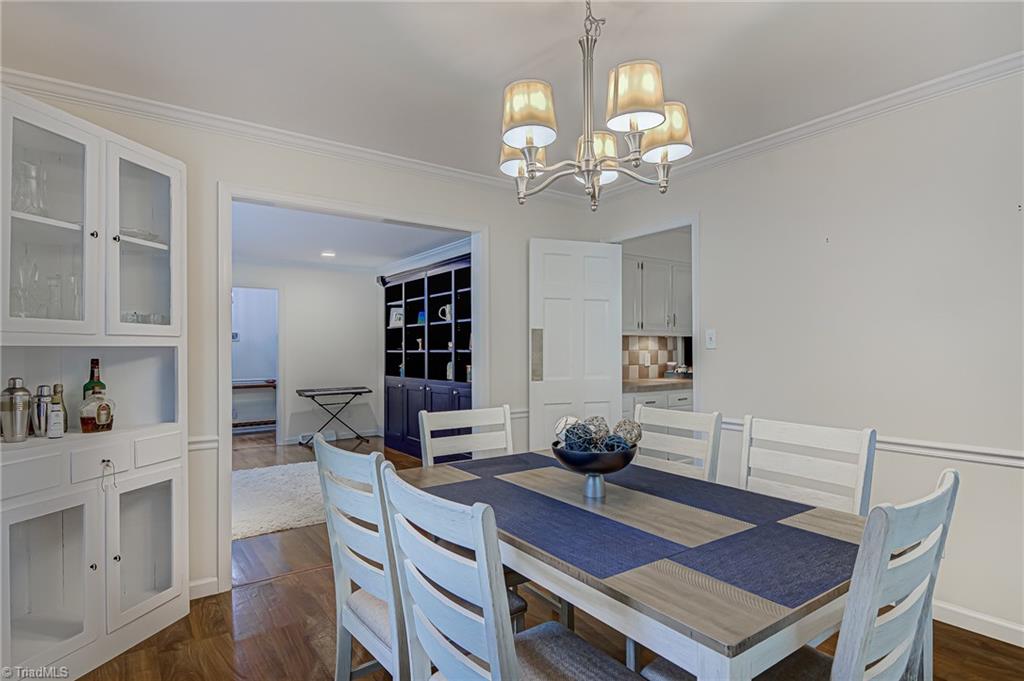 5519 Robinridge Road Greensboro, NC 27410 - Photo 6 of 40 Dining room