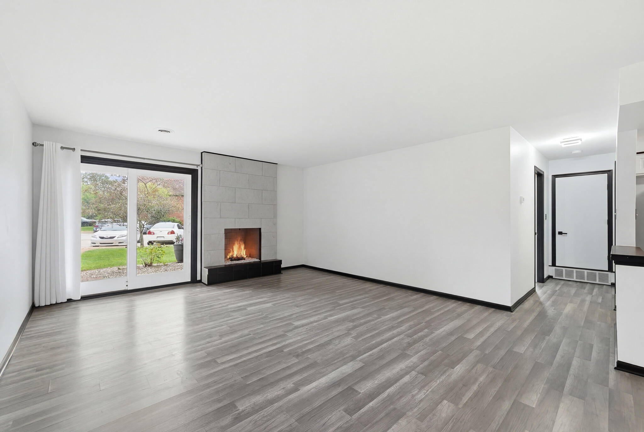 2023 West 45th Street, Unit 104 Highland, IN 46322 - Photo 8 of 22 2048x1374