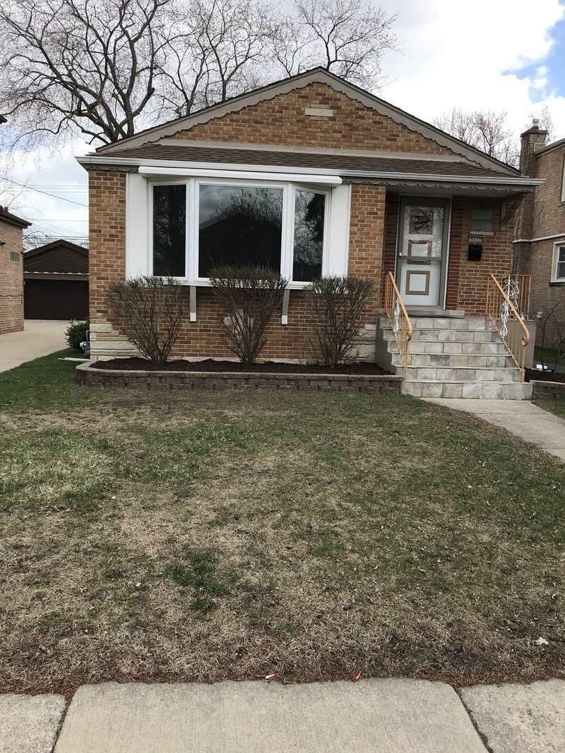 9339 South Harding Avenue Evergreen Park, IL 60805 - Photo 2 of 33
