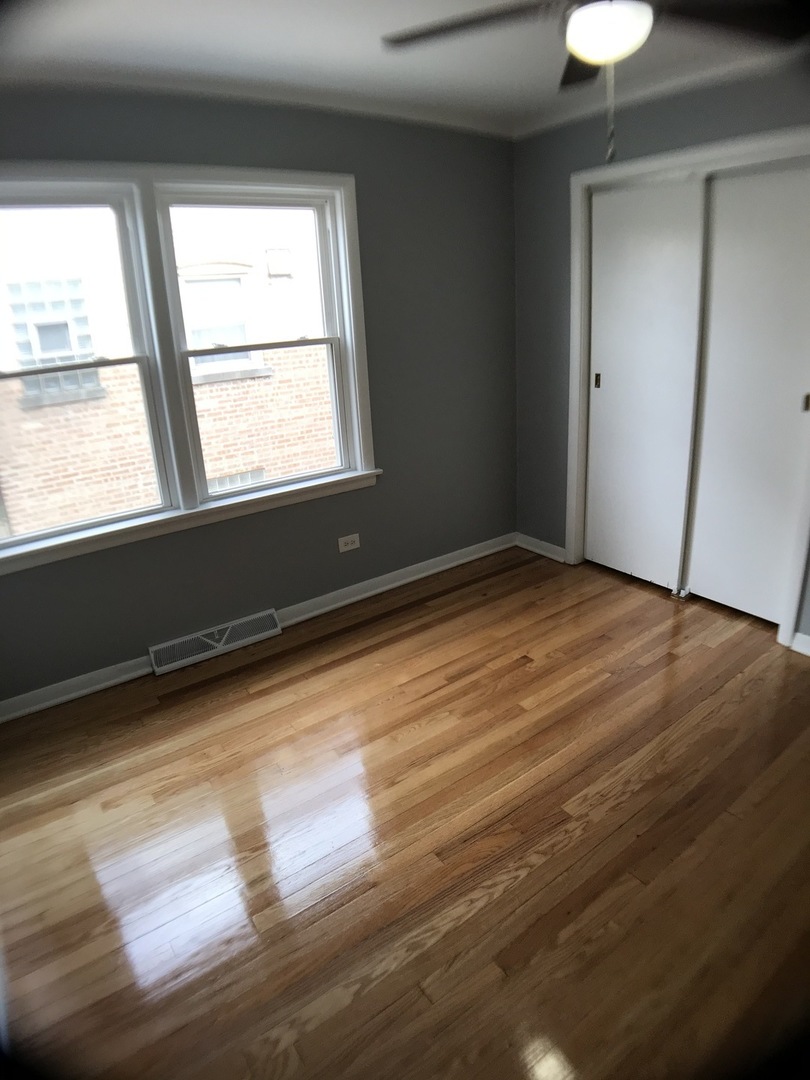 9339 South Harding Avenue Evergreen Park, IL 60805 - Photo 11 of 33