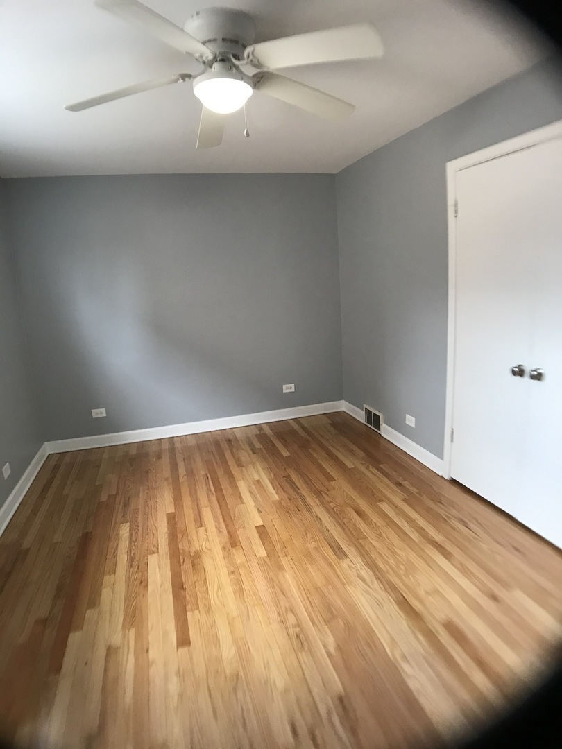9339 South Harding Avenue Evergreen Park, IL 60805 - Photo 9 of 33