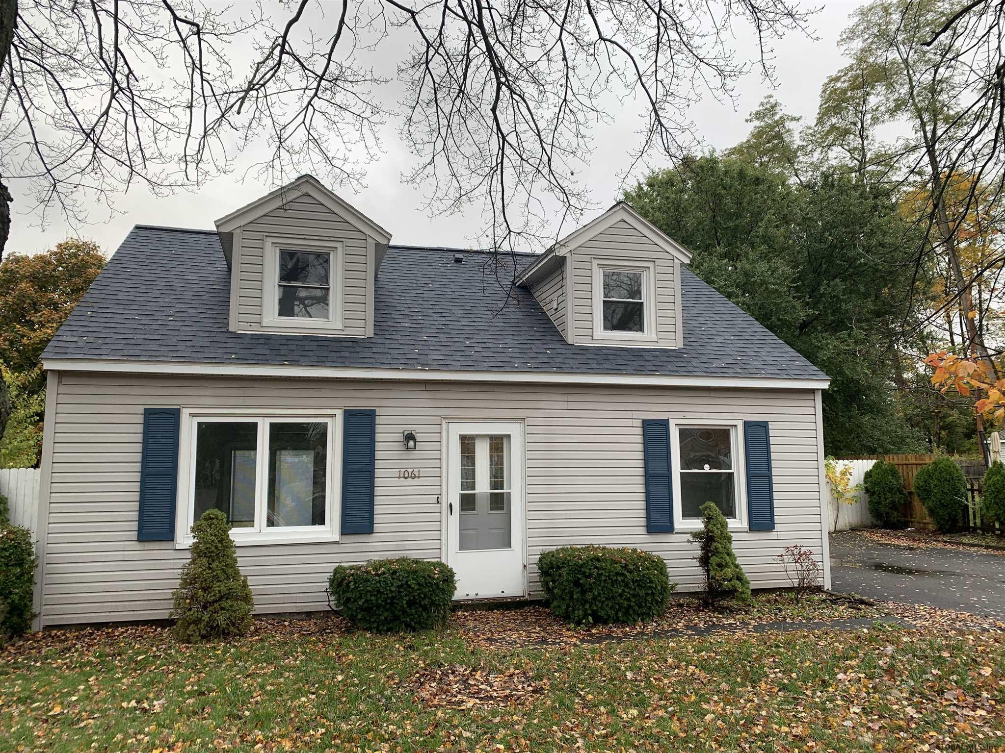 1061 Roberta Road Rotterdam, NY 12303 - Photo 1 of 16 Front