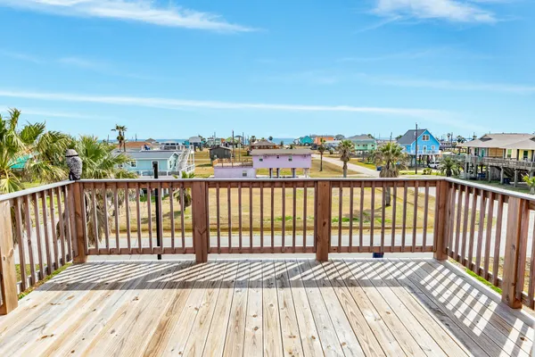 $415,000 | 1214 Fort Velasco Drive, Surfside Beach, TX 77541