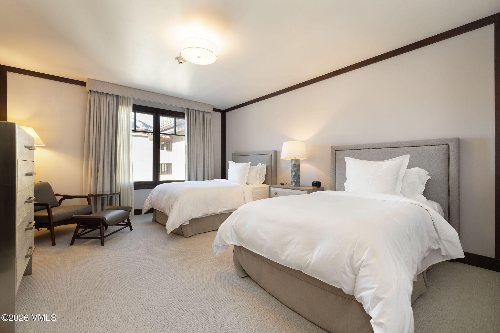 1 Vail Road, Unit 7105B Vail, CO 81657 - Photo 11 of 22 2601_four_seasons_7105_interior_bed_02