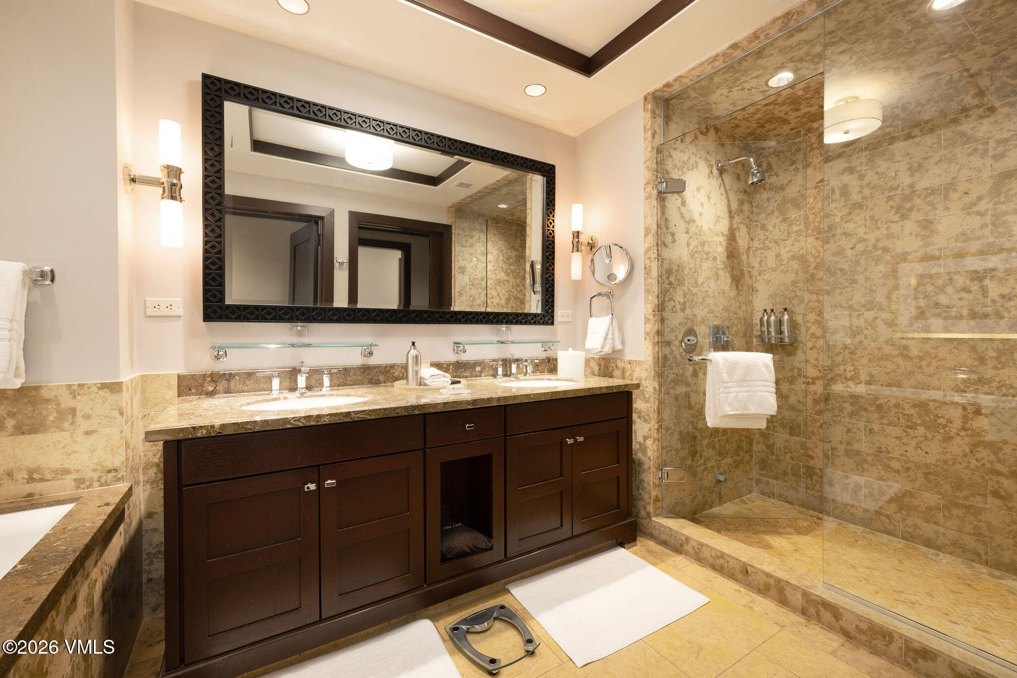 1 Vail Road, Unit 7105B Vail, CO 81657 - Photo 14 of 22 2601_four_seasons_7105_interior_bath_01