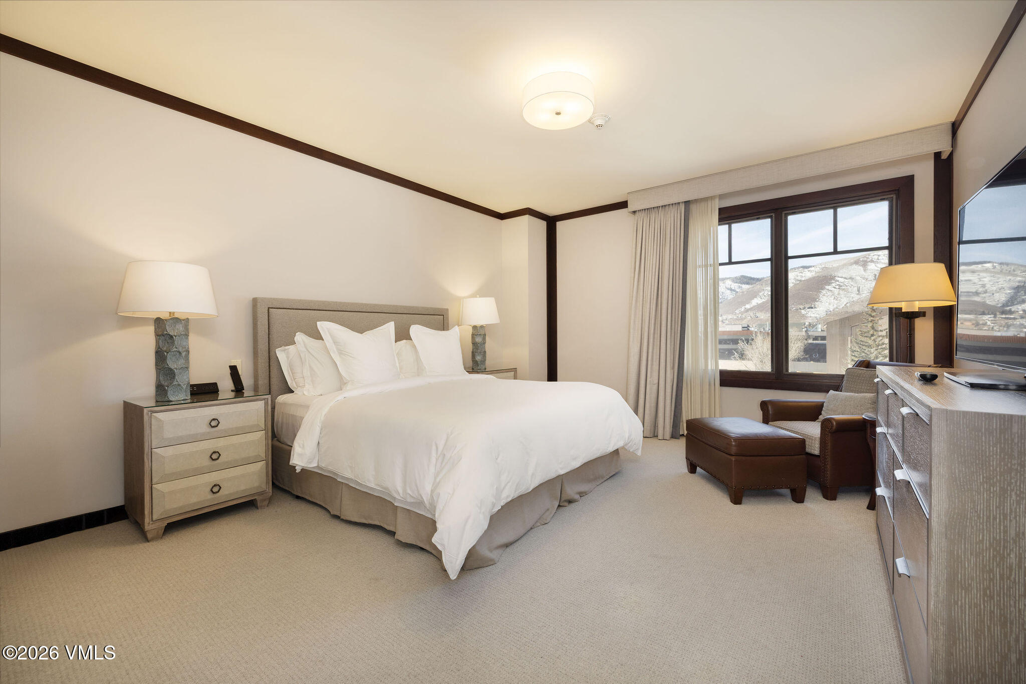 1 Vail Road, Unit 7105B Vail, CO 81657 - Photo 9 of 22 2601_four_seasons_7105_interior_bed_03