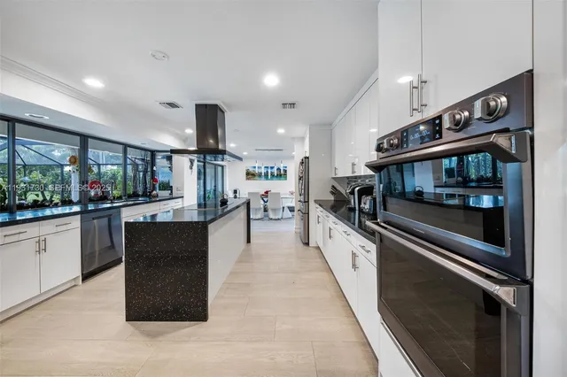 $1,350,000 | 13840 Chatham Place, Davie, FL 33325