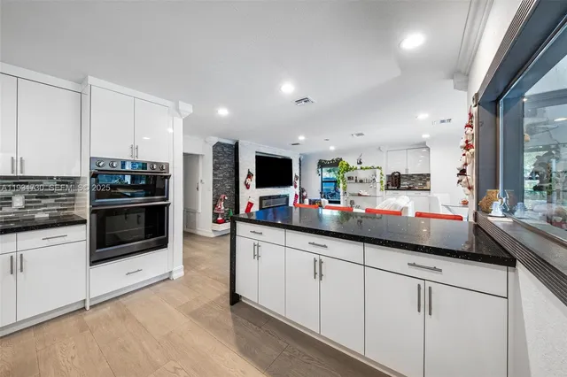 $1,350,000 | 13840 Chatham Place, Davie, FL 33325