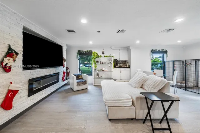 $1,350,000 | 13840 Chatham Place, Davie, FL 33325