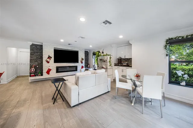 $1,350,000 | 13840 Chatham Place, Davie, FL 33325