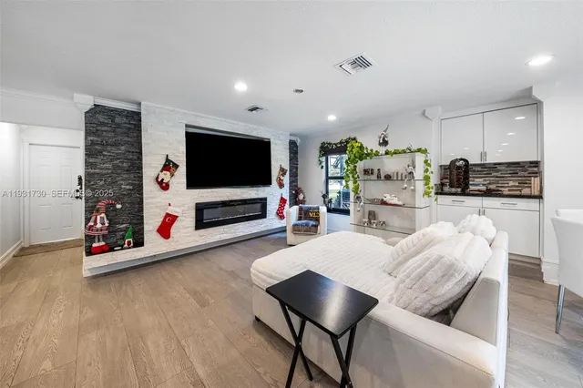 $1,350,000 | 13840 Chatham Place, Davie, FL 33325