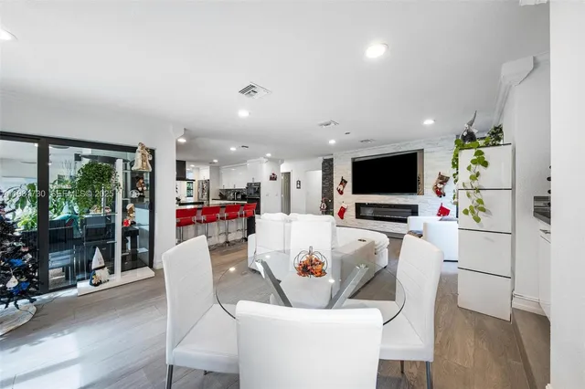 $1,350,000 | 13840 Chatham Place, Davie, FL 33325