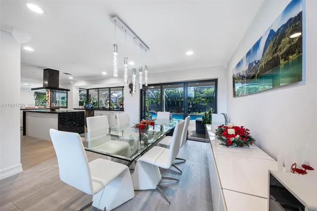 $1,350,000 | 13840 Chatham Place, Davie, FL 33325