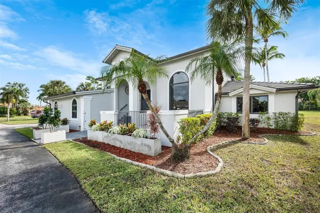 $1,350,000 | 13840 Chatham Place, Davie, FL 33325