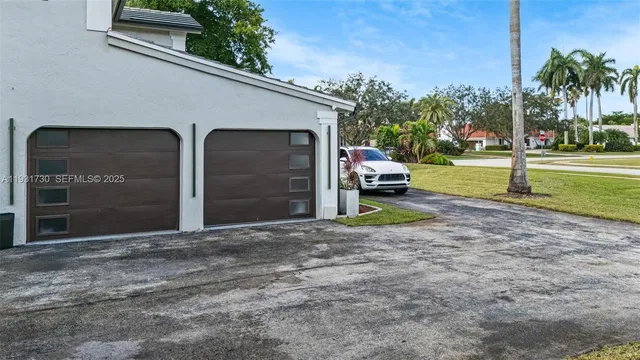 $1,350,000 | 13840 Chatham Place, Davie, FL 33325