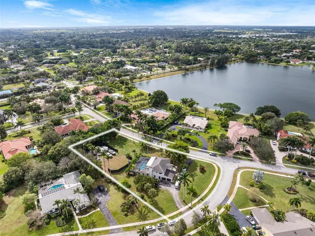 $1,350,000 | 13840 Chatham Place, Davie, FL 33325