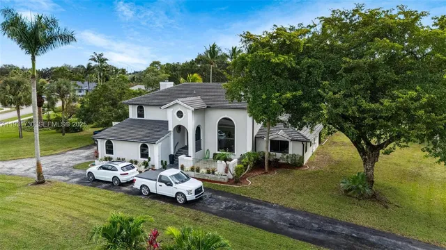 $1,350,000 | 13840 Chatham Place, Davie, FL 33325