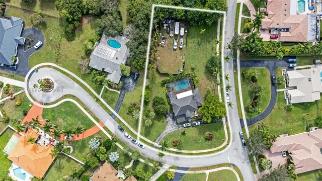 $1,350,000 | 13840 Chatham Place, Davie, FL 33325