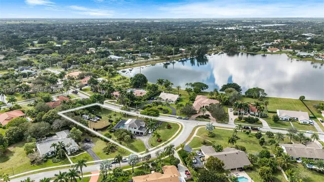$1,350,000 | 13840 Chatham Place, Davie, FL 33325