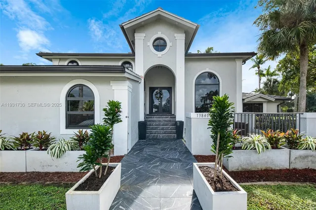 $1,350,000 | 13840 Chatham Place, Davie, FL 33325