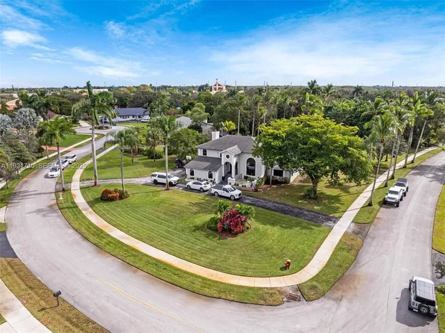 $1,350,000 | 13840 Chatham Place, Davie, FL 33325