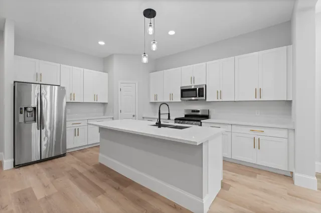 $2,250 | 478 Stephen F Austin Drive, Conroe, TX 77302