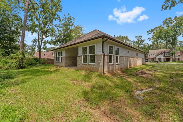 $2,250 | 478 Stephen F Austin Drive, Conroe, TX 77302