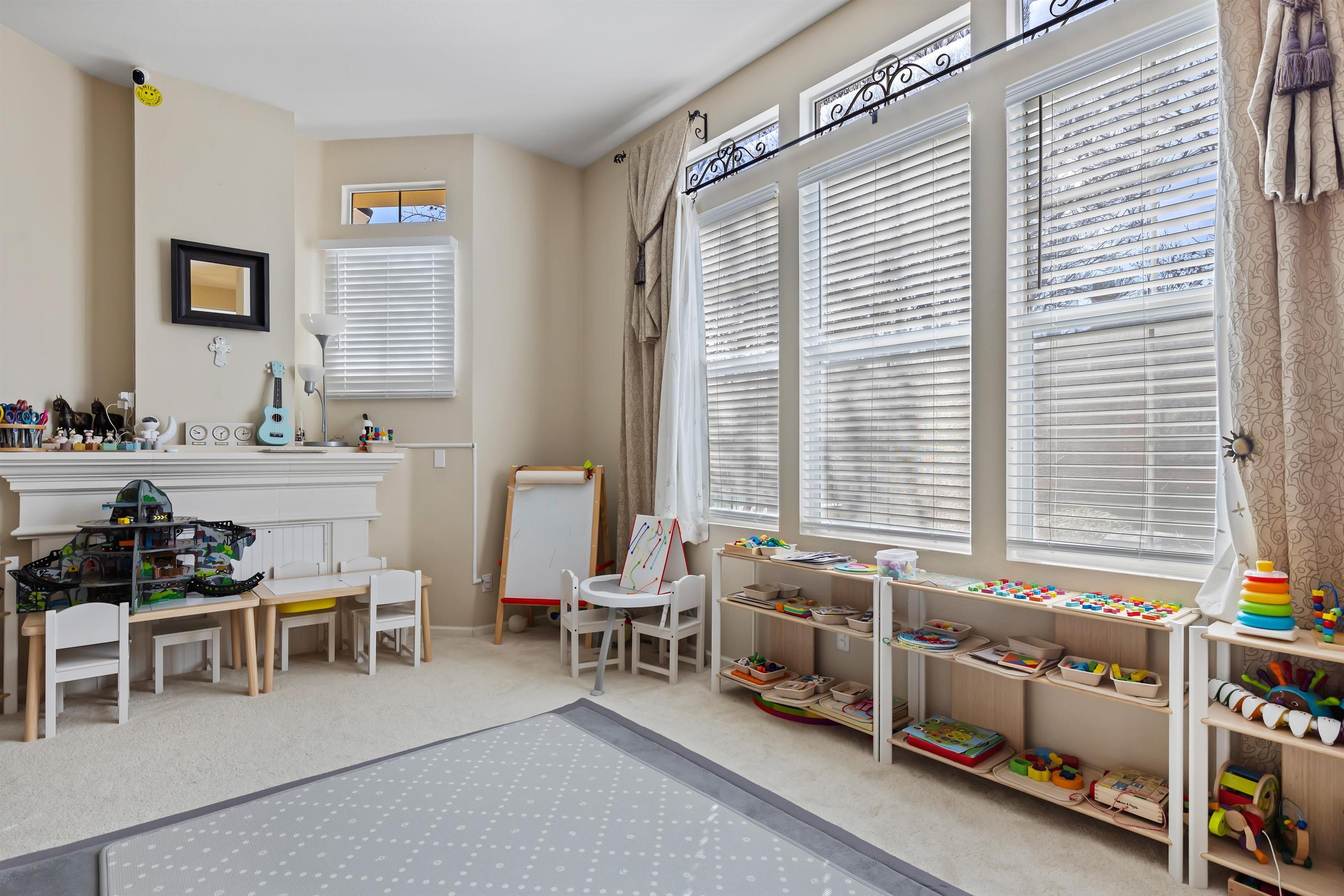 3567 Dayton Common Fremont, CA 94538 - Photo 4 of 29 a room with furniture and window