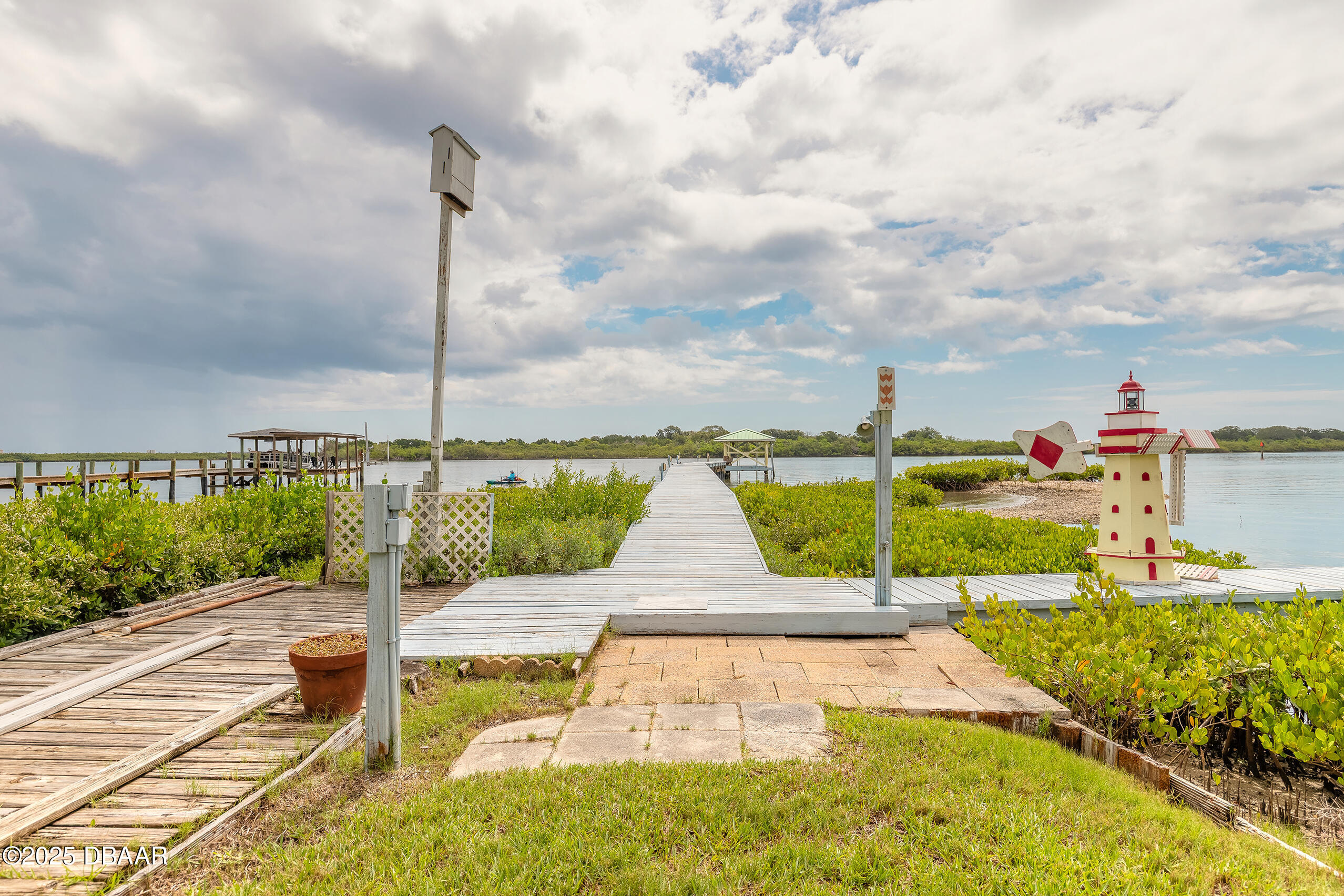 417 South Riverside Drive Edgewater, FL 32132 - Photo 54 of 63 417-47