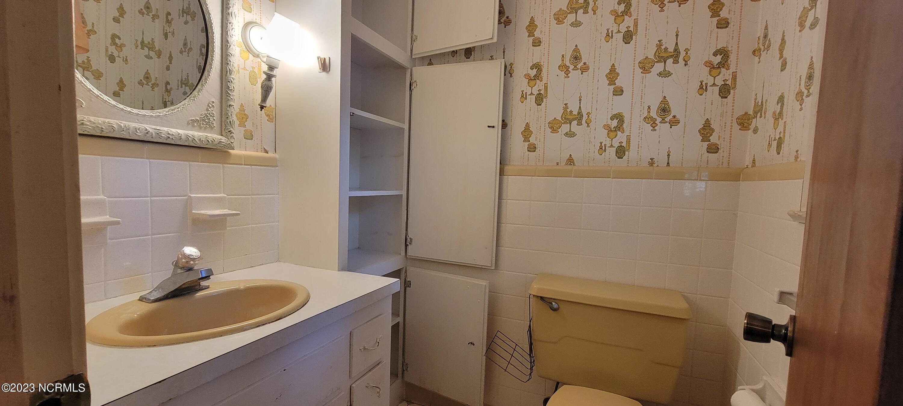 119 West Mcgowan Road Turkey, NC 28393 - Photo 20 of 20 master half bath