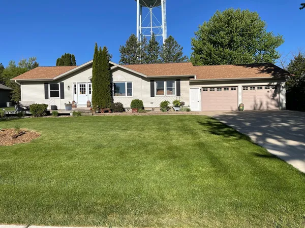 $269,900 | 409 1st Street Southwest, Grand Meadow, MN 55936