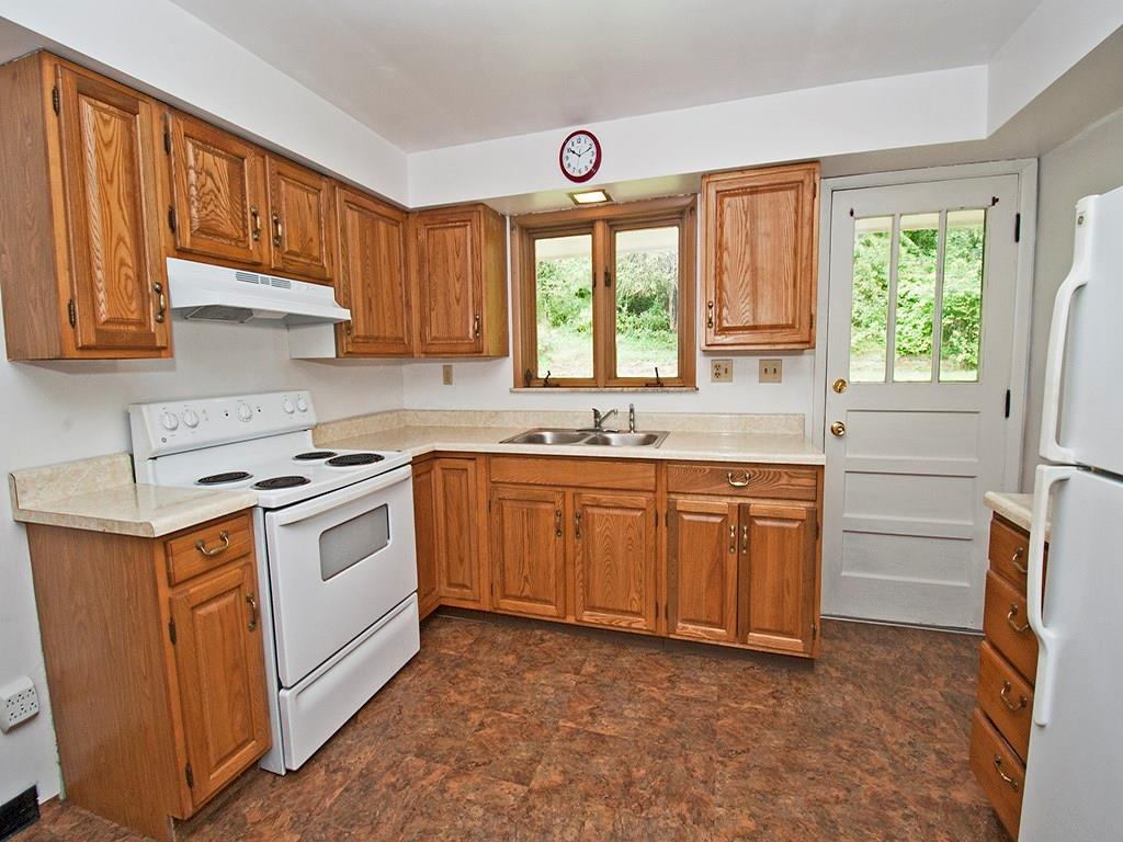 548 North Lewis Run Road Pleasant Hills, PA 15122 - Photo 13 of 24 Gallery Image 13