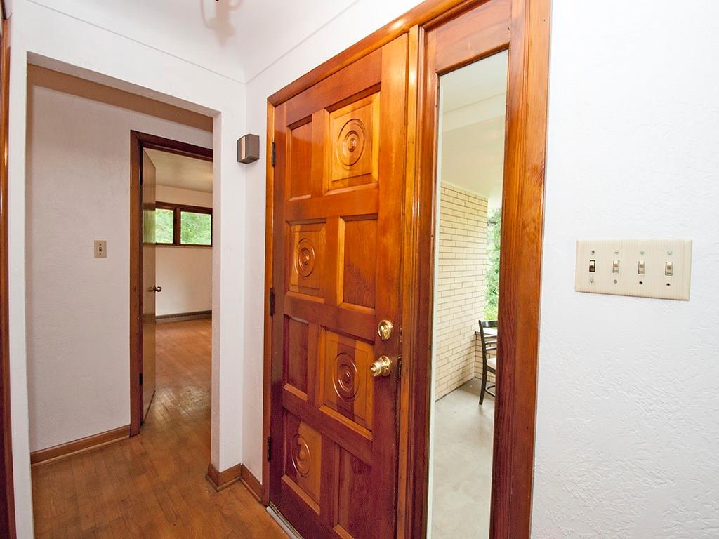 548 North Lewis Run Road Pleasant Hills, PA 15122 - Photo 4 of 24 Gallery Image 4