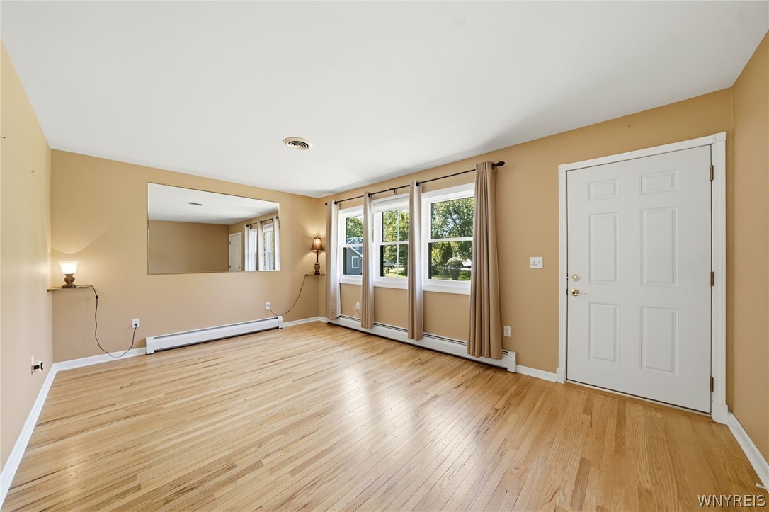 5495 Irish Road North Tonawanda, NY 14120 - Photo 7 of 46