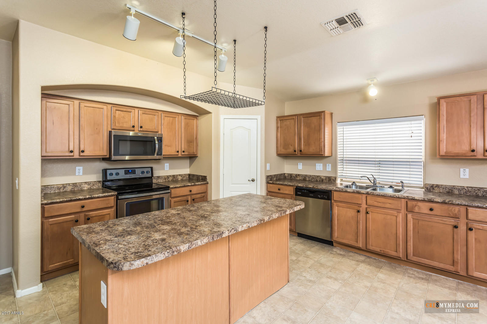 42659 West Venture Road Maricopa, AZ 85138 - Photo 7 of 29 07_Cre8MyMediacom-07_mls