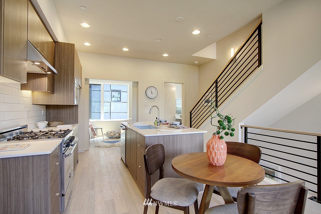 3800 B California Avenue Southwest Seattle, WA 98116 - Photo 6 of 17