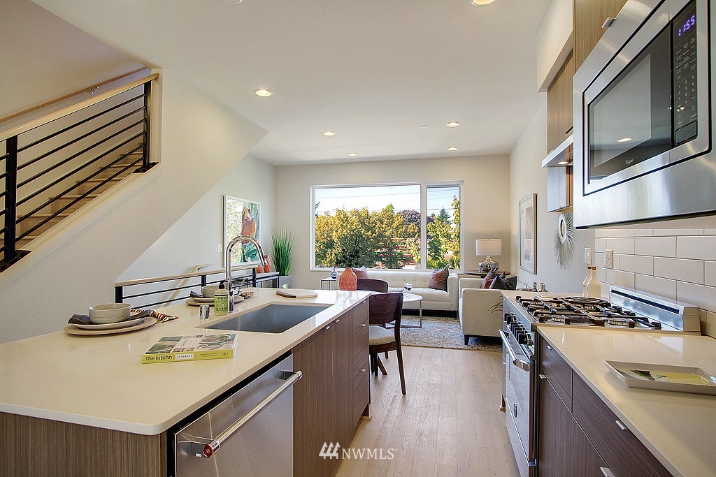 3800 B California Avenue Southwest Seattle, WA 98116 - Photo 8 of 17
