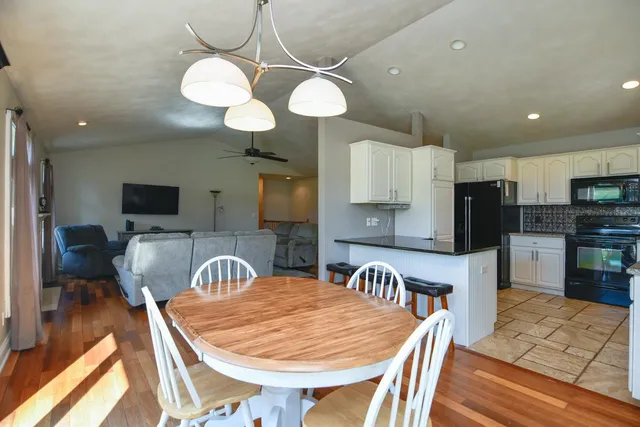 $479,900 | 544 Nicole Lane, Wrightstown, WI 54180