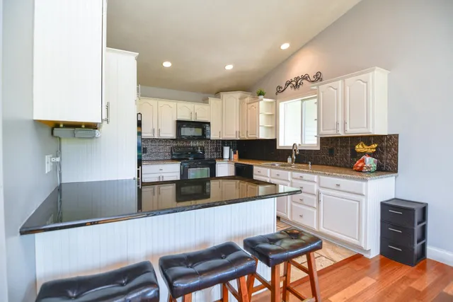 $479,900 | 544 Nicole Lane, Wrightstown, WI 54180