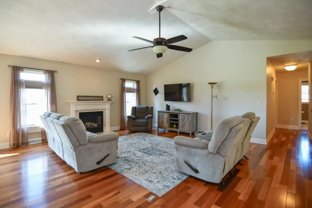 $479,900 | 544 Nicole Lane, Wrightstown, WI 54180