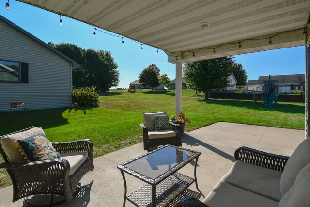 $479,900 | 544 Nicole Lane, Wrightstown, WI 54180