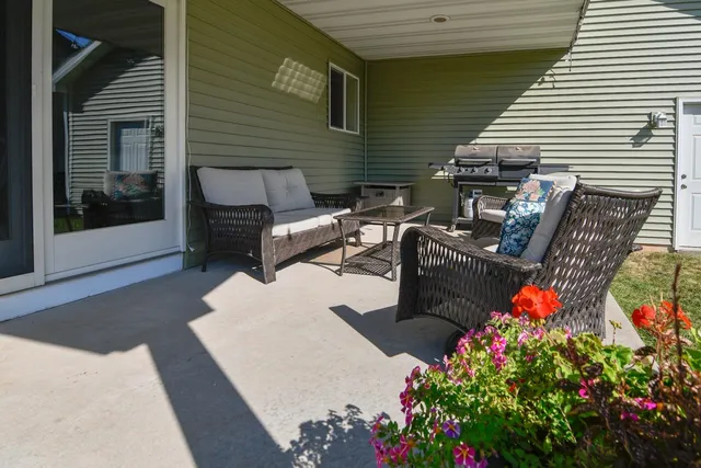 $479,900 | 544 Nicole Lane, Wrightstown, WI 54180