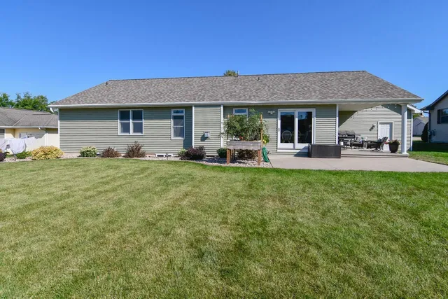 $479,900 | 544 Nicole Lane, Wrightstown, WI 54180